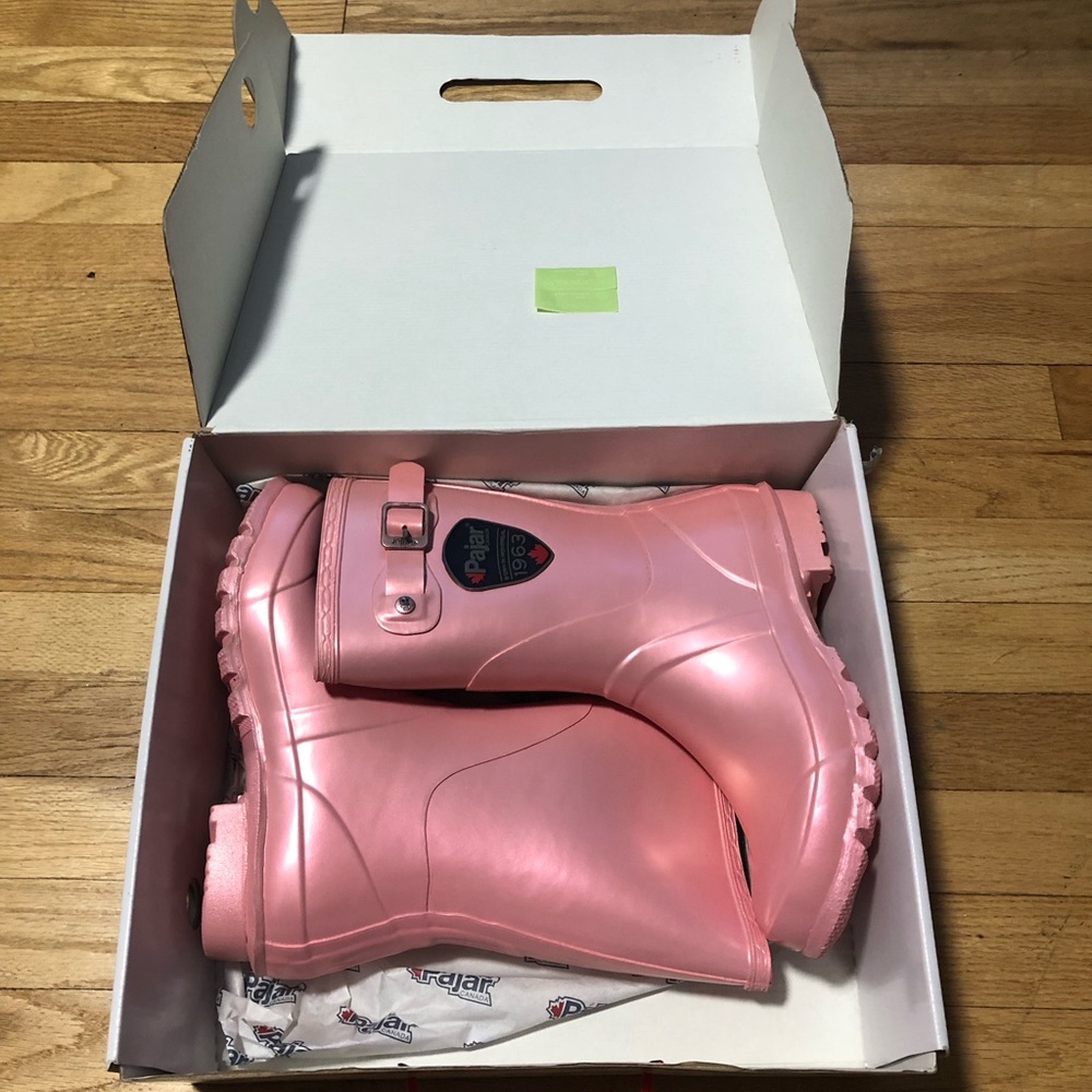 Pajar Canada Pink Iridescent Ran Boot size 39/8-8.5 NEW